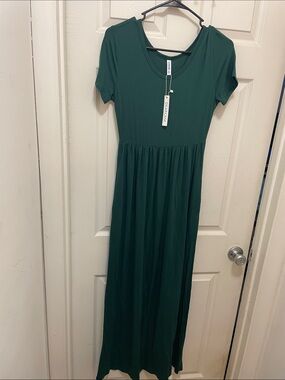 DEARCASE Women’s Small Green Short Sleeve Maxi Dress NWT